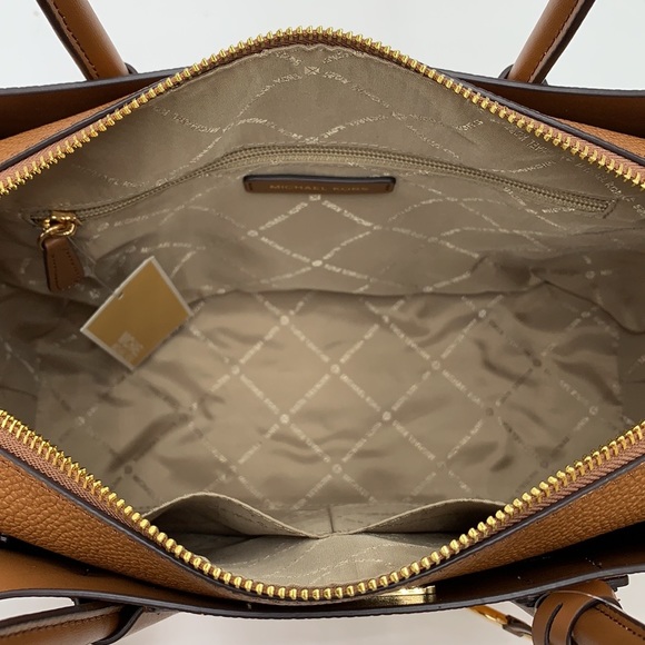 MICHAEL KORS MERCER MEDIUM TOP ZIP BELTED SATCHEL & LARGE CONTINENTAL WALLET - Picture 9 of 16